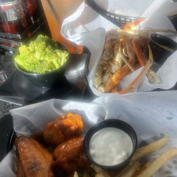Fin & Feathers Restaurant - Food - Seafood Near Me - Las Vegas, Nevada
