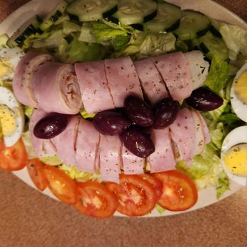 Queen's Pizza & Restaurant - Chefs salad - Pizza Near Me - Clearwater, Florida Queen's Pizza & Restaurant - Chefs salad - Pizza Near Me - Clearwater, Florida