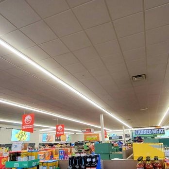 ALDI - View from front, this location is huge - Grocery Near Me - Utica, New York