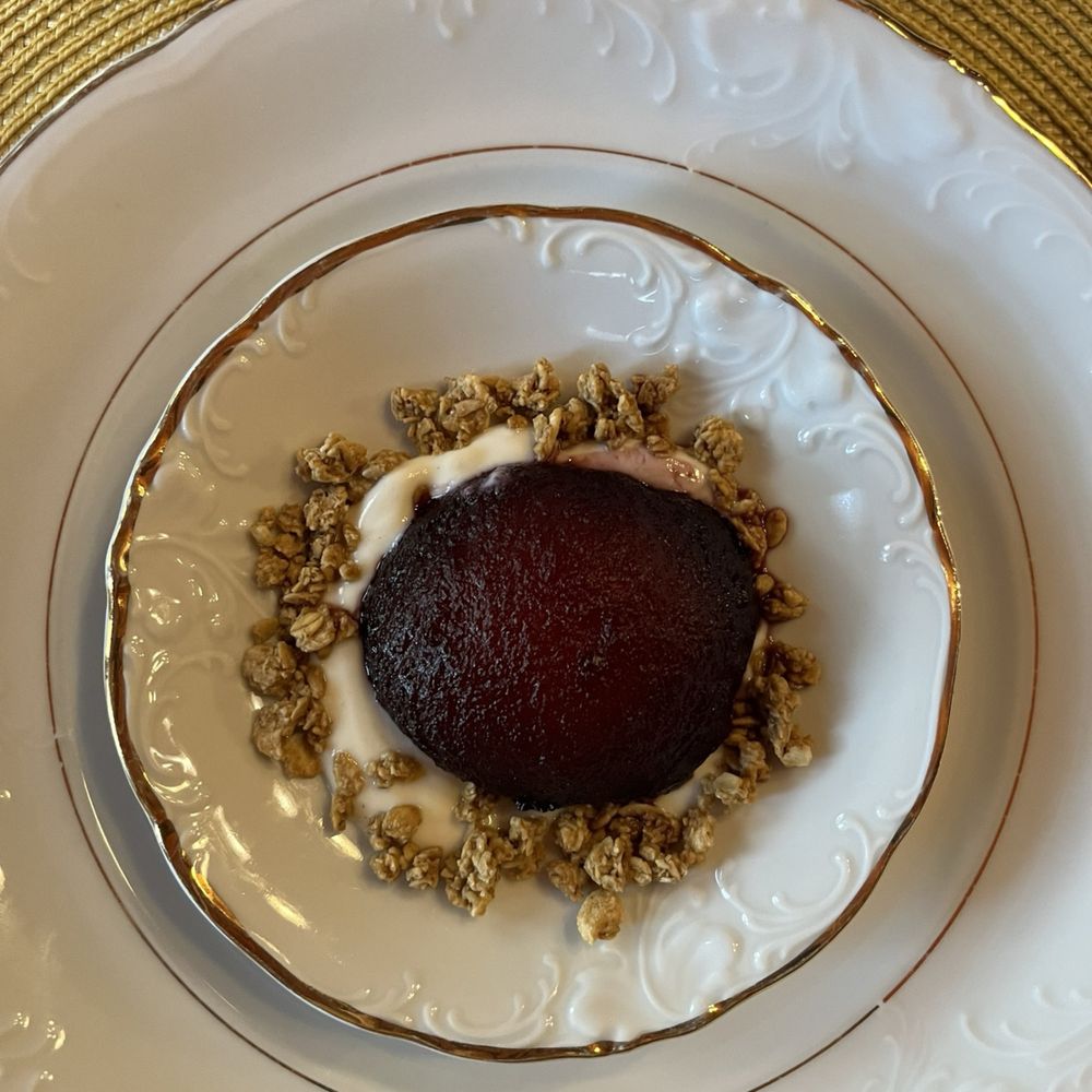 Ann Bean Mansion - Poached pear in wine! - Bed & Breakfast Near Me - Stillwater, Minnesota