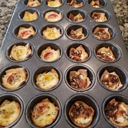Robert Dubois Catering - Pan appetizers ( assorted fruit and cheeses)