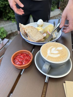 Tre Brør Kaffi & Vin by null