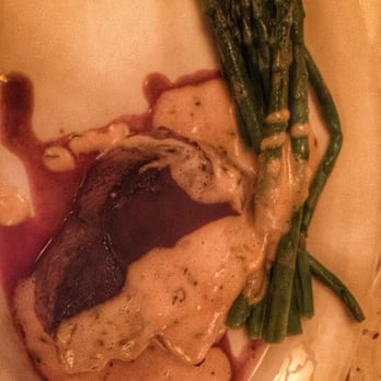 Roxy Restaurant & Bar - Filet with bernaise and asparagus - Bars Near Me - Reno, Nevada Roxy Restaurant & Bar - Filet with bernaise and asparagus - Bars Near Me - Reno, Nevada