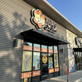 Paws on Chicon - Outside - Pet Stores Near Me - Austin, Texas