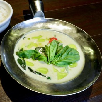 Som Thai - Pollo con Curry Verde - Thai Near Me - Madrid, M