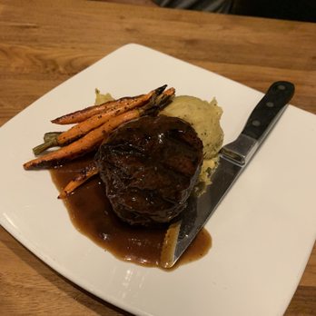 The Vic Bar + Kitchen - Victory Filet - New American Near Me - Buckeye, Arizona