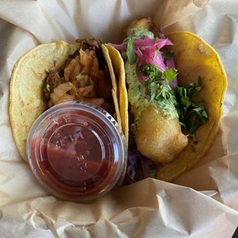 Guac N Roll Tacos - Short rib and tempura fish tacos - Food Trucks Near Me Guac N Roll Tacos - Short rib and tempura fish tacos - Food Trucks Near Me