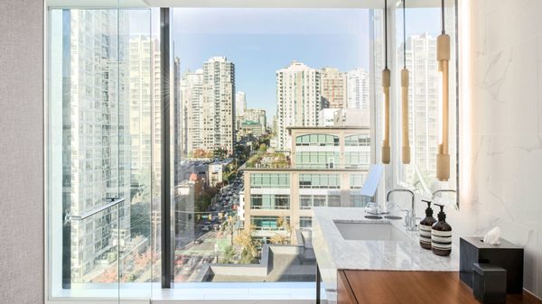 the DOUGLAS, Autograph Collection by null