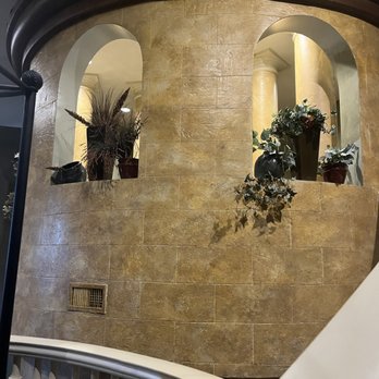 Chateau Avalon - Hotels Near Me - Kansas City, Kansas