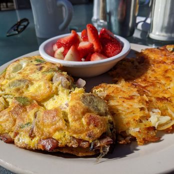 Priest Station Cafe - Meat lovers omlete with hash browns and fruit - American Near Me - Big Oak Flat, California Priest Station Cafe - Meat lovers omlete with hash browns and fruit - American Near Me - Big Oak Flat, California