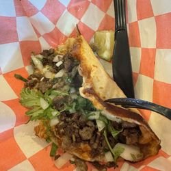 El Alambre Mexican Restaurant - Millard - Queso taco with carne asada in corn shell