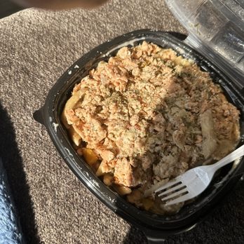 Patty's Kitchen - Rasta Pasta "Salmon", but smells like tuna straight out of the can or something in that nature. - Pasta Shops Near Me - Atlanta, Georgia Patty's Kitchen - Rasta Pasta "Salmon", but smells like tuna straight out of the can or something in that nature. - Pasta Shops Near Me - Atlanta, Georgia