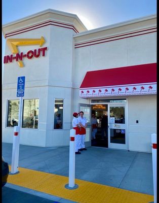 In-N-Out Burger by null