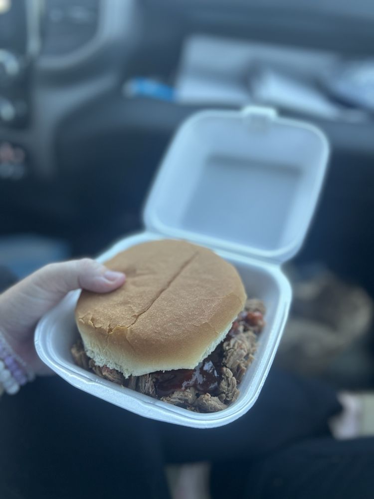 Robb's Smokehouse Logo