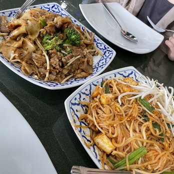 Thai Basil - Pad see ew with beef and pad thai with tofu - Thai Near Me - Roseville, California Thai Basil - Pad see ew with beef and pad thai with tofu - Thai Near Me - Roseville, California