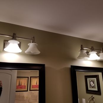 Colonial Properties - Only two lights worked... Pathetic! - Property Management Near Me - Pigeon Forge, Tennessee