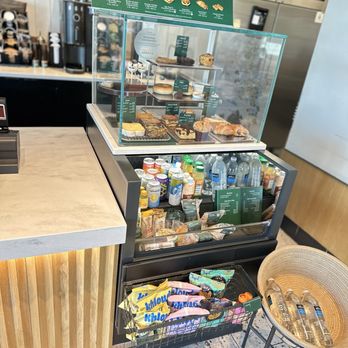 Starbucks - Breakfast & lunch sandwiches, chips, cake pops, loaves, bagels, croissants, bottled & canned drinks , snacks and treats - Coffee & Tea Near Me - Rancho Mirage, California