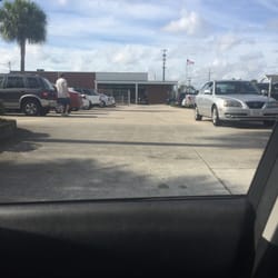 Eau Gallie Post Office - Full parking lot in addition to full on-street parking and lots of cars in overflow.
