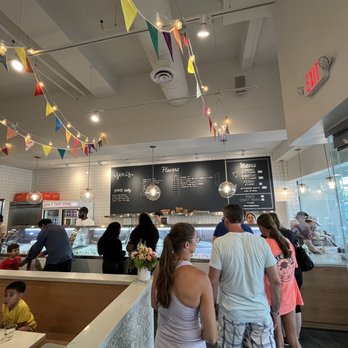 Jeni's Splendid Ice Creams - Ice Cream & Frozen Yogurt Near Me - Beverly Hills, California
