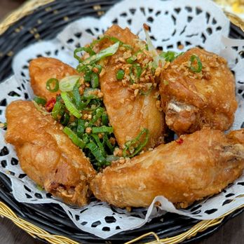 Hon's Wun-Tun House - Salt and pepper chicken wing - Cantonese Near Me - San Francisco, California Hon's Wun-Tun House - Salt and pepper chicken wing - Cantonese Near Me - San Francisco, California