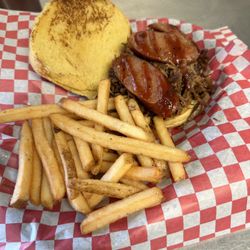 Bearded Guy Barbecue and Eats