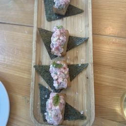 Sticky Rice w/tuna Sticky Rice w/tuna