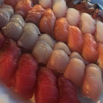 Kats Sushi - First order of AYCE sushi--the "starter platter" of top 5 nigiri - Sushi Bars Near Me - Honolulu, Hawaii