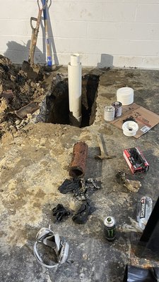 Motown Plumbing E-Z Sewer & Drain Logo