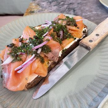 Flora - Smoked salmon toast - Breakfast & Brunch Near Me - San Diego, California