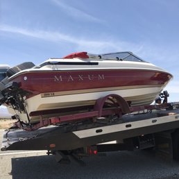 Boat trailer lost two wheels