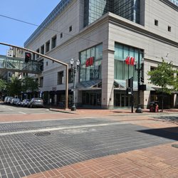 Pioneer Place - H&M view from the street