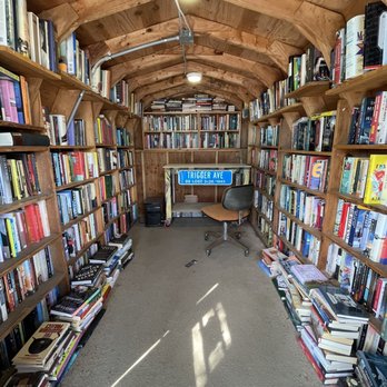 The Book Barn - Used Bookstore Near Me - Niantic, Connecticut