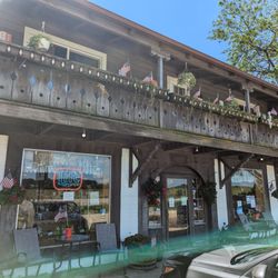 Schultz's Cheese Haus - Storefront