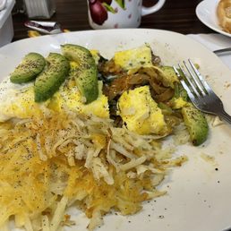 California Omelette topped with avocado, with a side of Hash Browns.