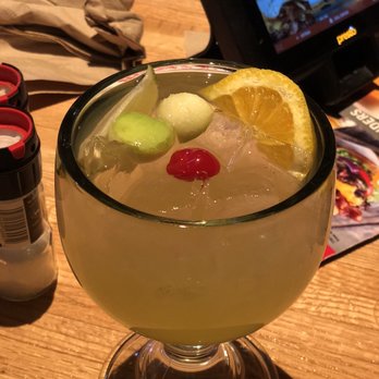 Applebee's Grill + Bar - White peach sangria - American Near Me - Eureka, California