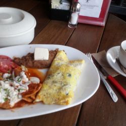 Chilindrón Café Bistro