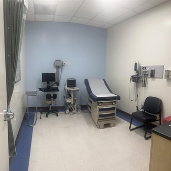 Comprehensive Community Health Centers - Sunland - exam room - Pediatric Dentists Near Me - Los Angeles, California