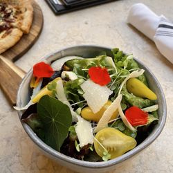 Hedges Family Estate - Seasonal salad