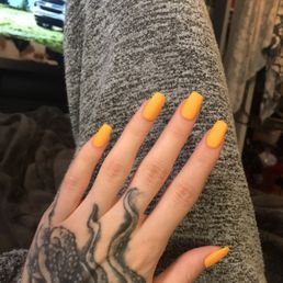Nail fill with sunflower color Nail fill with sunflower color