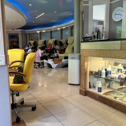 Echo Spa & Nails - Entrance and pedicure chairs