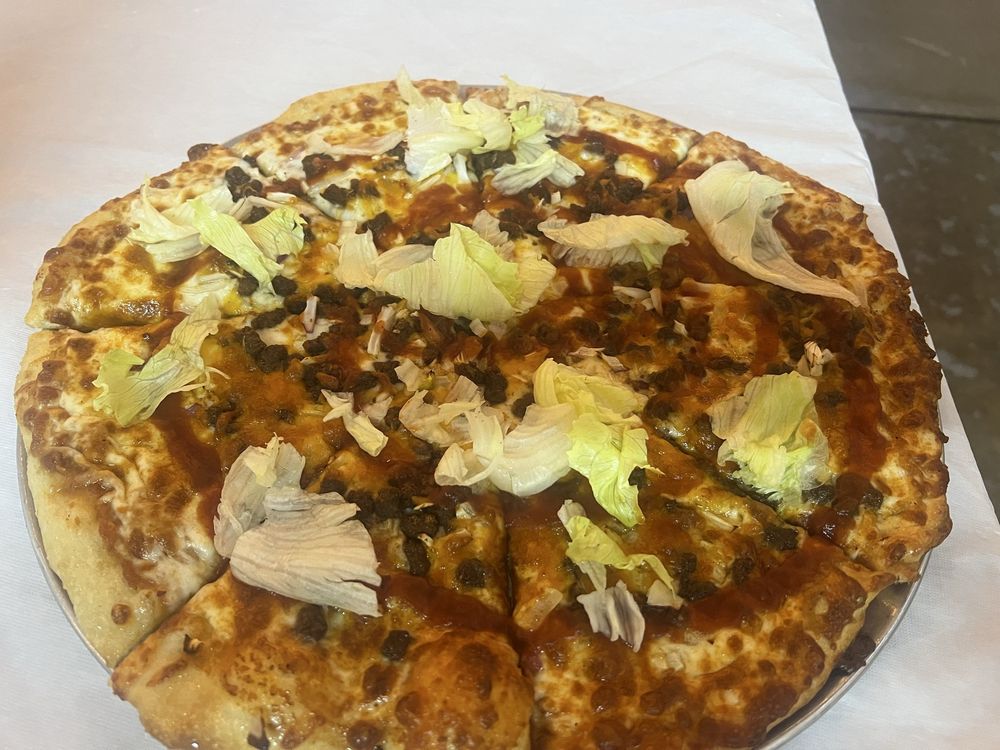 PIzza On Main #2 Logo