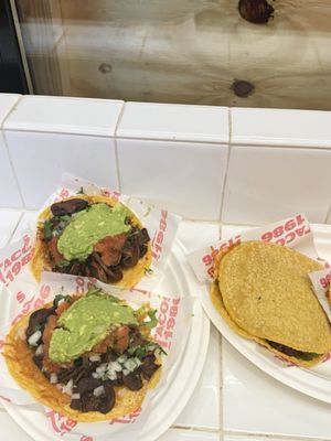 Tacos 1986 West Village by null
