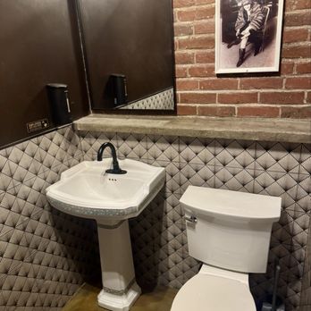 Rivers Edge Restaurant & Pub - Nice little powder room. - Italian Near Me - Marseilles, Illinois