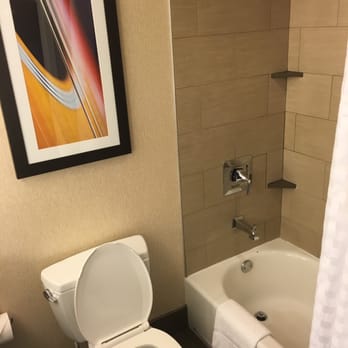 Hilton Austin - Exec Level 2547 Bath - Hotels Near Me - Austin, Texas Hilton Austin - Exec Level 2547 Bath - Hotels Near Me - Austin, Texas