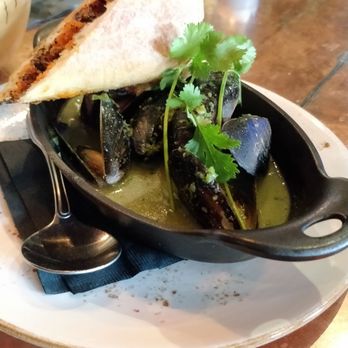 Lechon - HH March, 2018 - sauteed mussels - Tapas Bars Near Me - Portland, Oregon Lechon - HH March, 2018 - sauteed mussels - Tapas Bars Near Me - Portland, Oregon