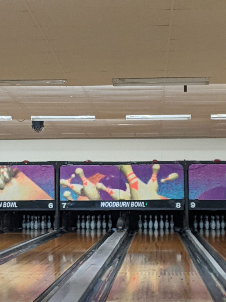 WOODBURN BOWL Updated September 2024 435 N Pacific Hwy, Woodburn