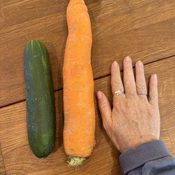 JW & L Market - Big carrot
