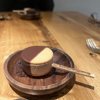 Mari - Ice cream sandwich dessert - Korean Near Me - New York, New York Mari - Ice cream sandwich dessert - Korean Near Me - New York, New York