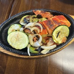 El Vicentino Restaurante Salvadoreno - Salmón