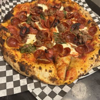 La Crosta Wood Fired Pizza - Pizza Near Me - Whittier, California